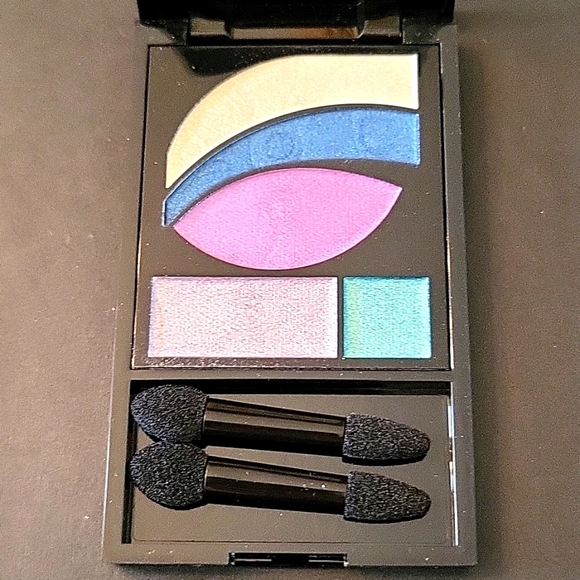NEW Revlon PhotoReady Eyeshadow Contour Kit! Eclectic - Picture 3 of 10